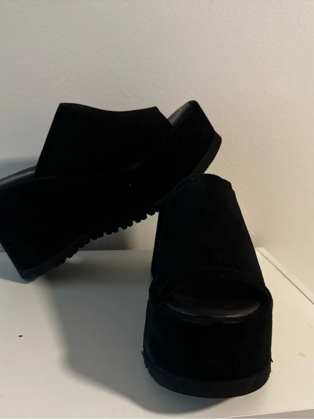 Free People avery black suede platform wedge 39/9 - NEVER WORN